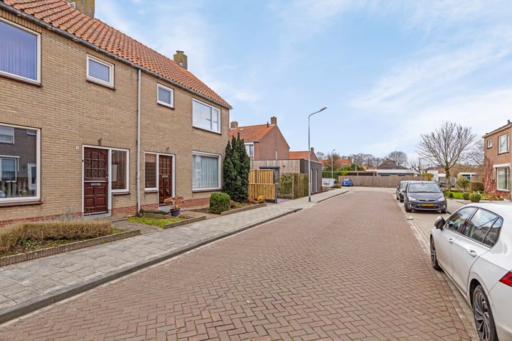 Bekijk foto 4 van Ooststraat 1