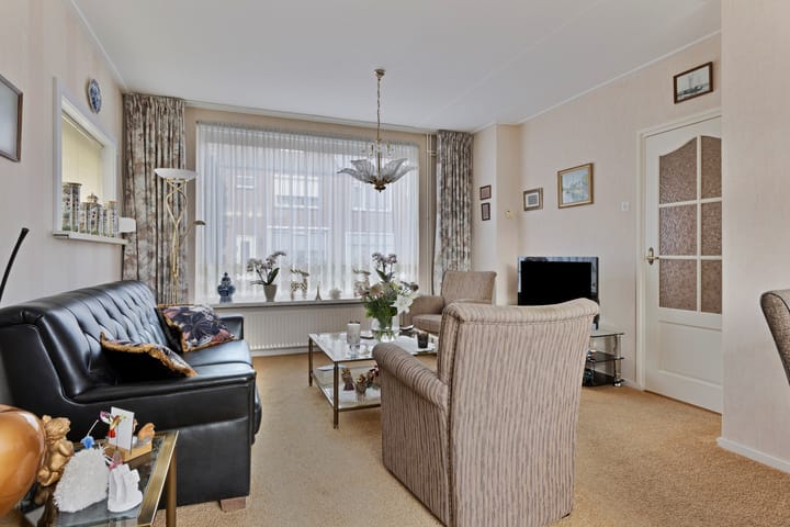 Foto 8 van Ooststraat 1