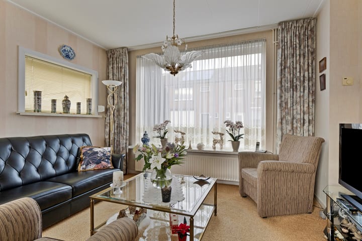 Foto 9 van Ooststraat 1