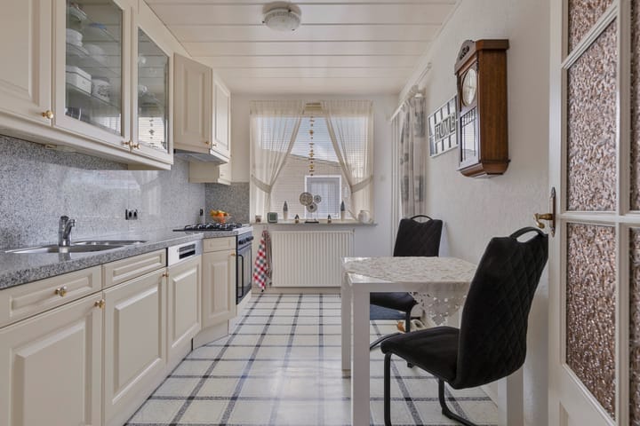 Foto 15 van Ooststraat 1