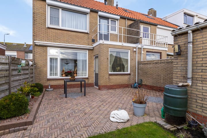 Foto 32 van Ooststraat 1