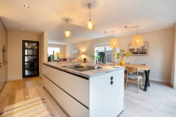 Foto 2 van C. Evertsenstraat 38