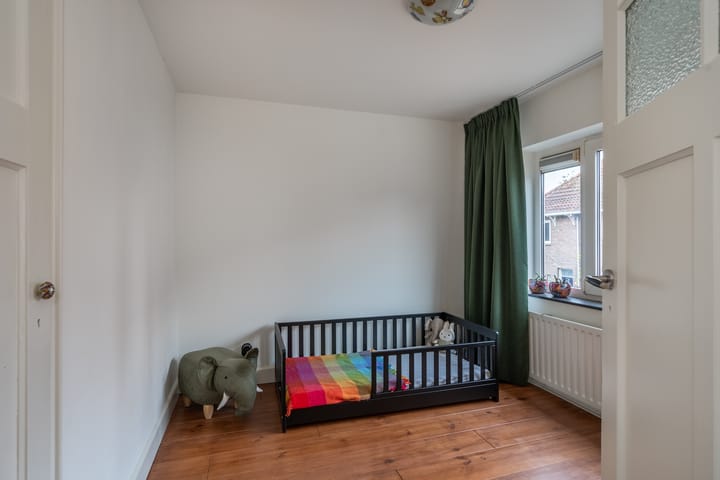 Foto 16 van Esdoornstraat 8