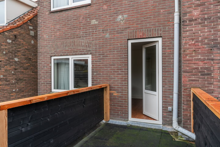 Bekijk foto 15 van Esdoornstraat 8