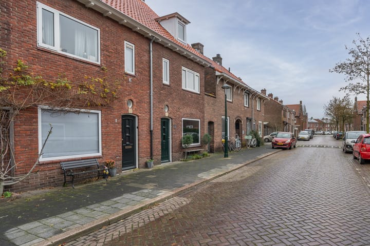 Foto 28 van Esdoornstraat 8