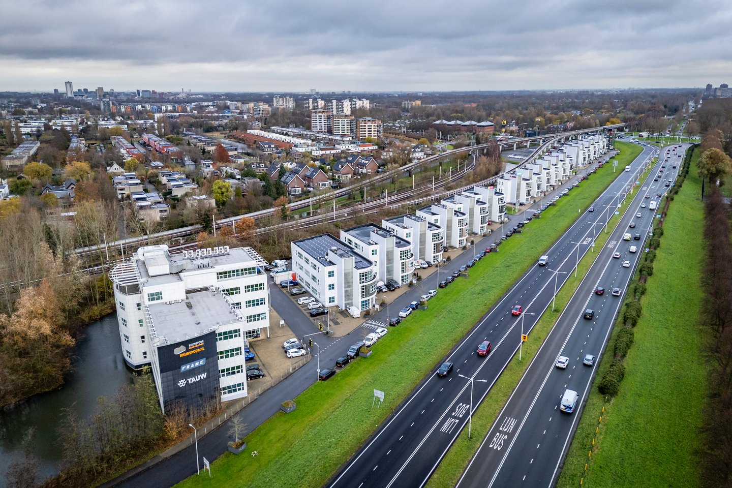 View photo 3 of Rhijnspoor 209-217