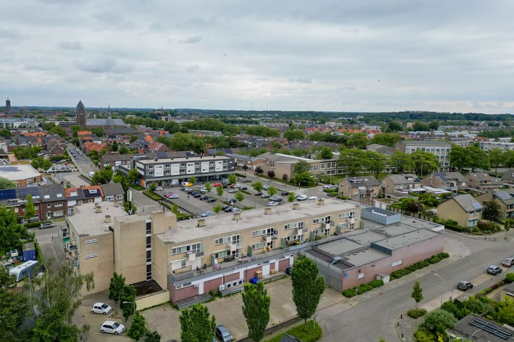 Bekijk foto 34 van van Nijvenheimstraat 82