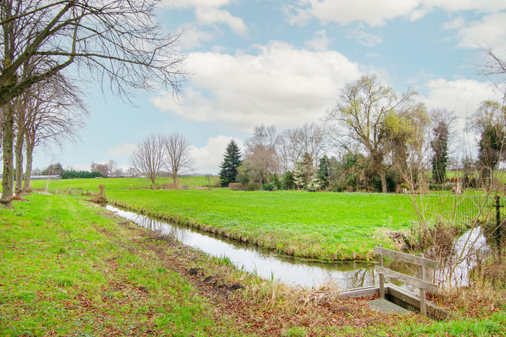 Bekijk foto 40 van Buitenhof 44