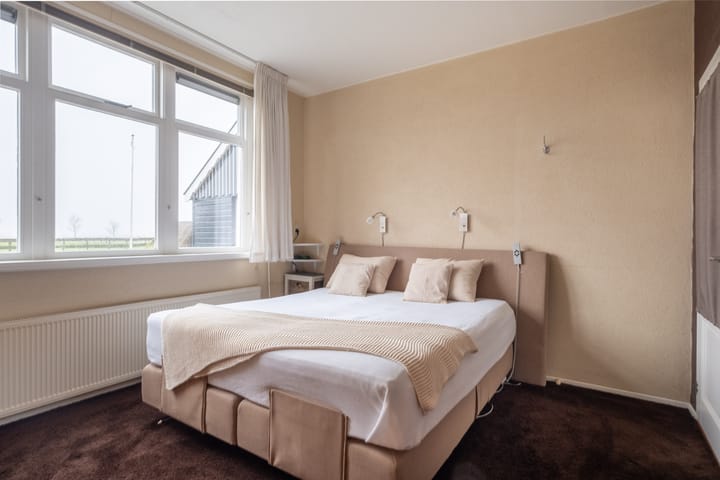 Photo 32 of Camstrawei 20