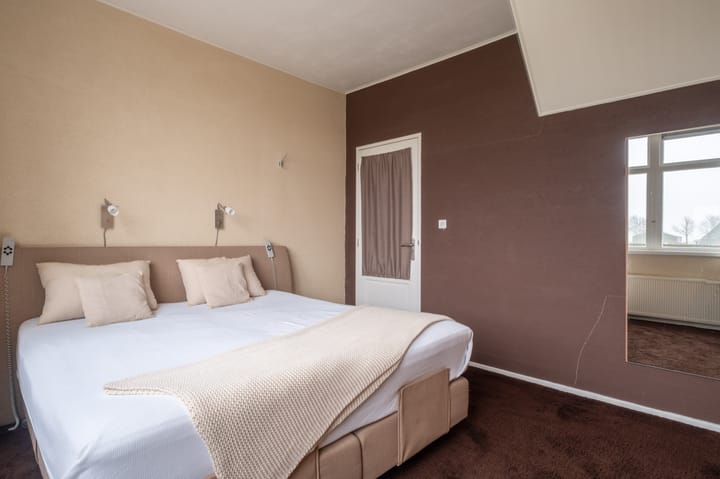 Photo 33 of Camstrawei 20