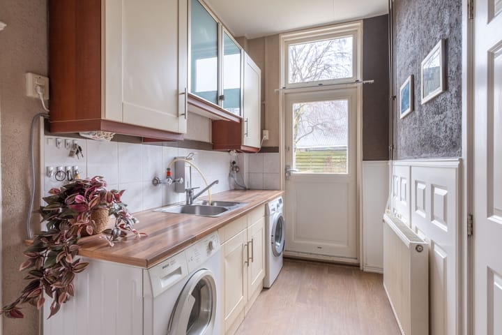 Photo 37 of Camstrawei 20