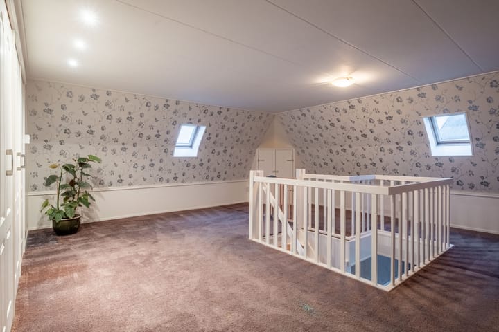 Photo 42 of Camstrawei 20