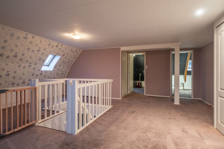 Photo 43 of Camstrawei 20