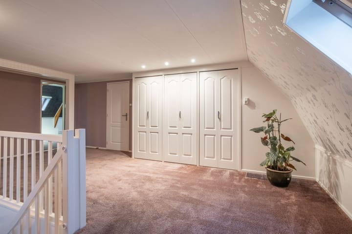 Photo 44 of Camstrawei 20