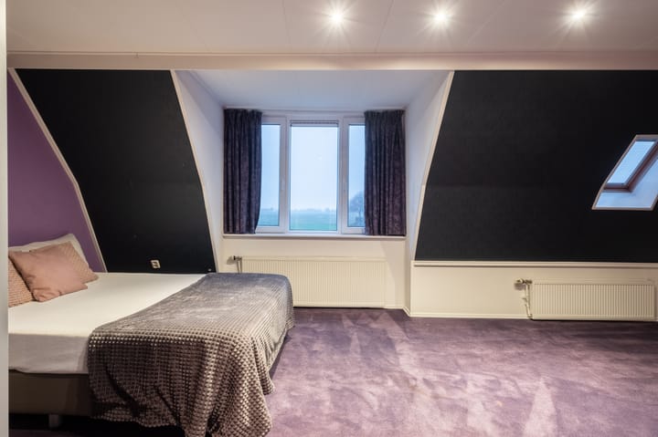 Photo 45 of Camstrawei 20