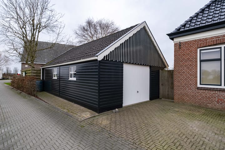 Photo 53 of Camstrawei 20