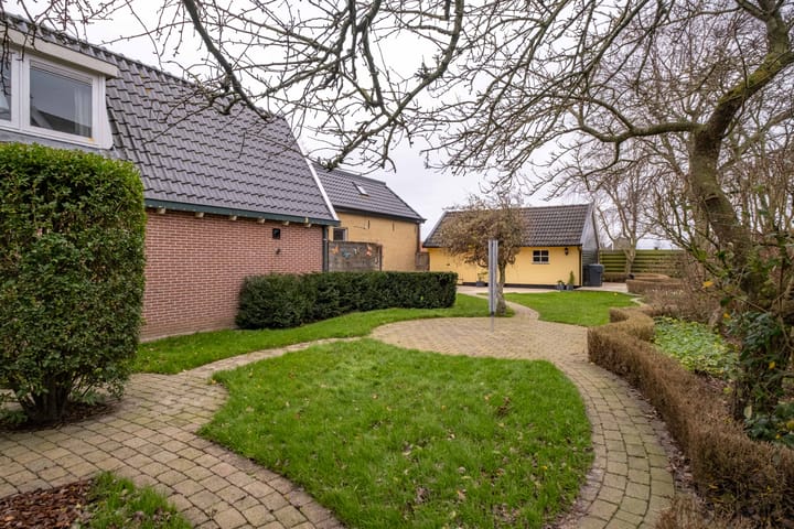 Photo 72 of Camstrawei 20