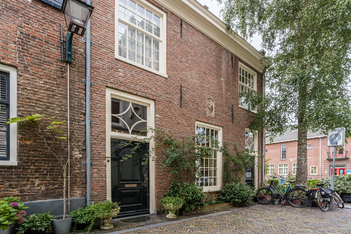 Bekijk foto 3 van Ursulastraat 2