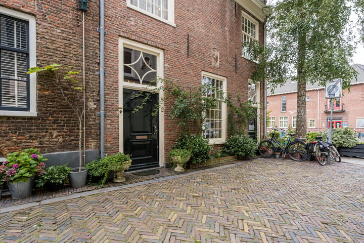 Bekijk foto 40 van Ursulastraat 2