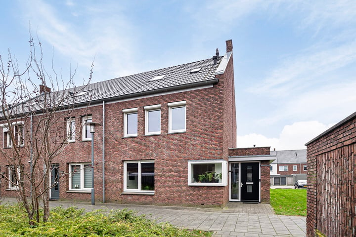 Bekijk foto 1 van Bilderdijkstraat 23