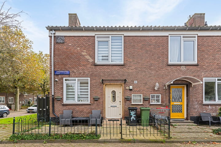 View photo 1 of Josephus Jittastraat 33