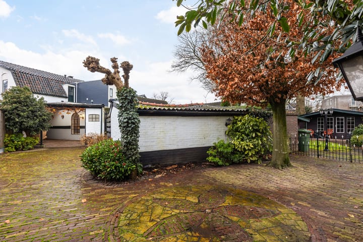 Photo 6 of Oranjedwarsstraat 11