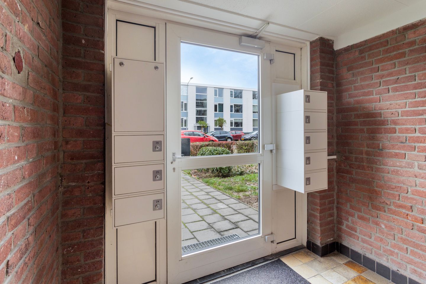 Foto 5 van Adelbert van Scharnlaan H 27