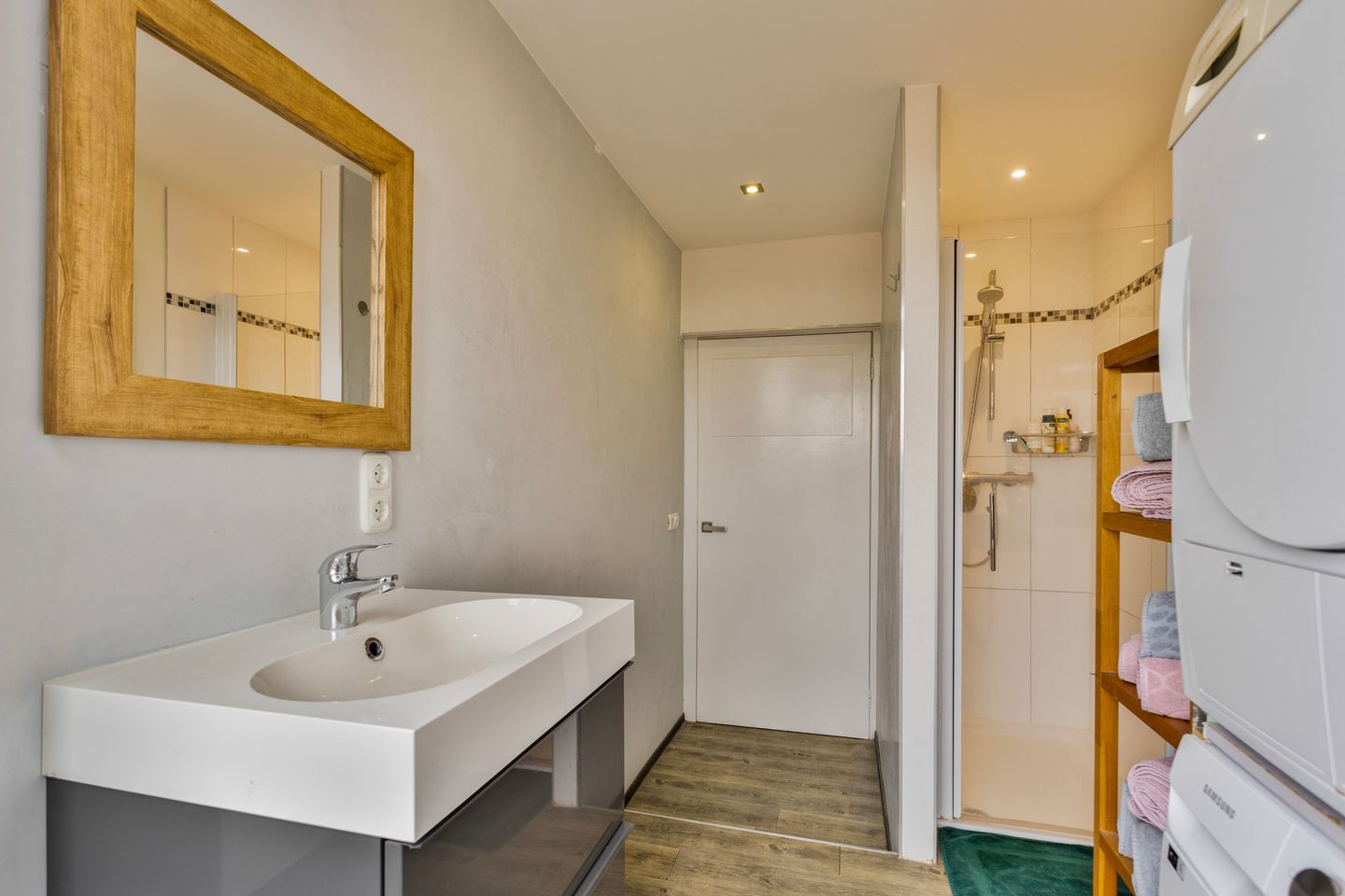 Foto 20 van Adelbert van Scharnlaan H 27