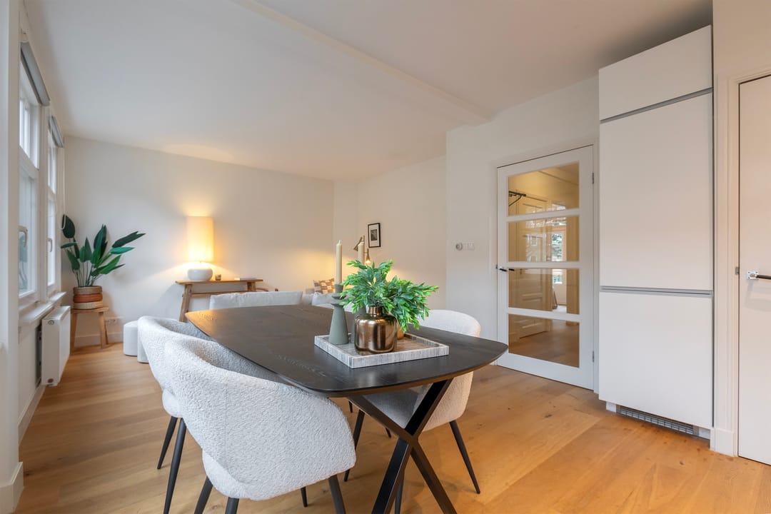 Photo 16 of Van Tuyll van Serooskerkenweg 57-1