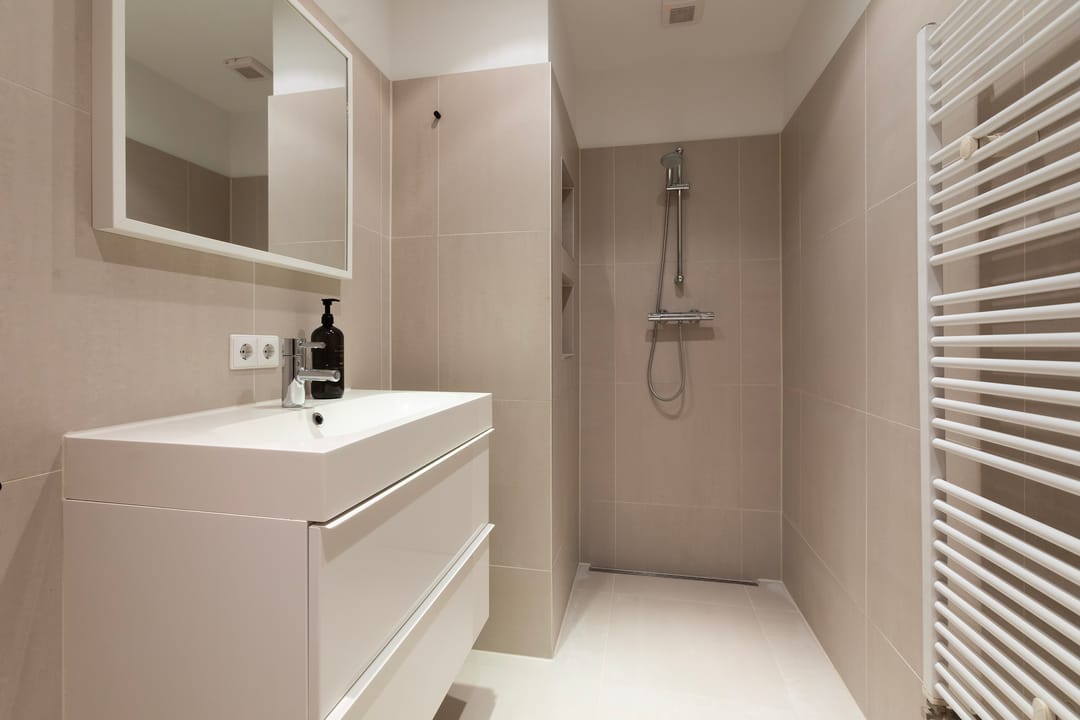 Photo 23 of Van Tuyll van Serooskerkenweg 57-1