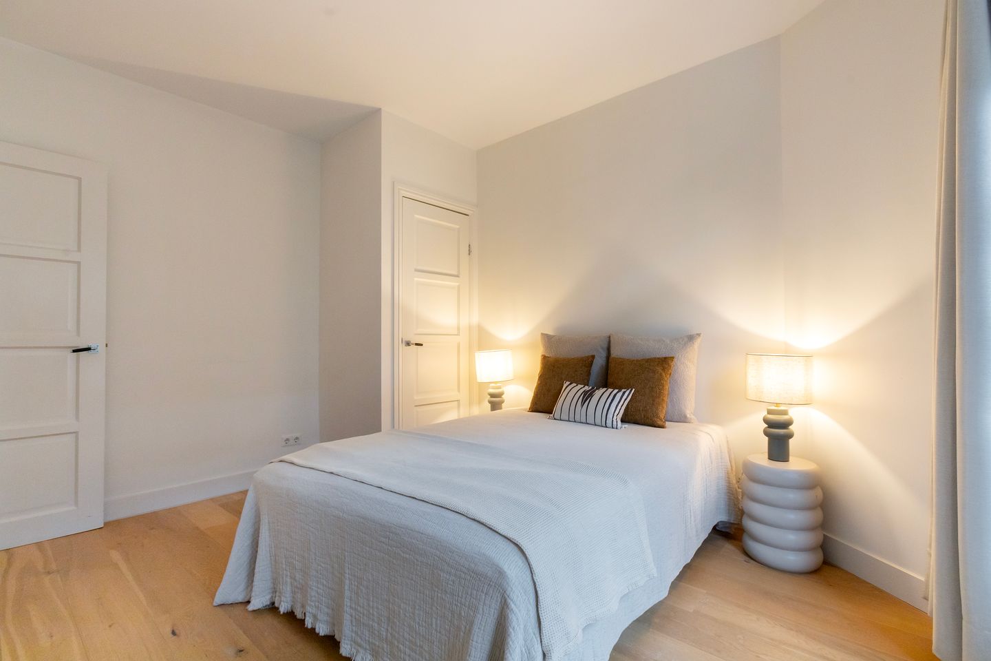 Photo 25 of Van Tuyll van Serooskerkenweg 57-1