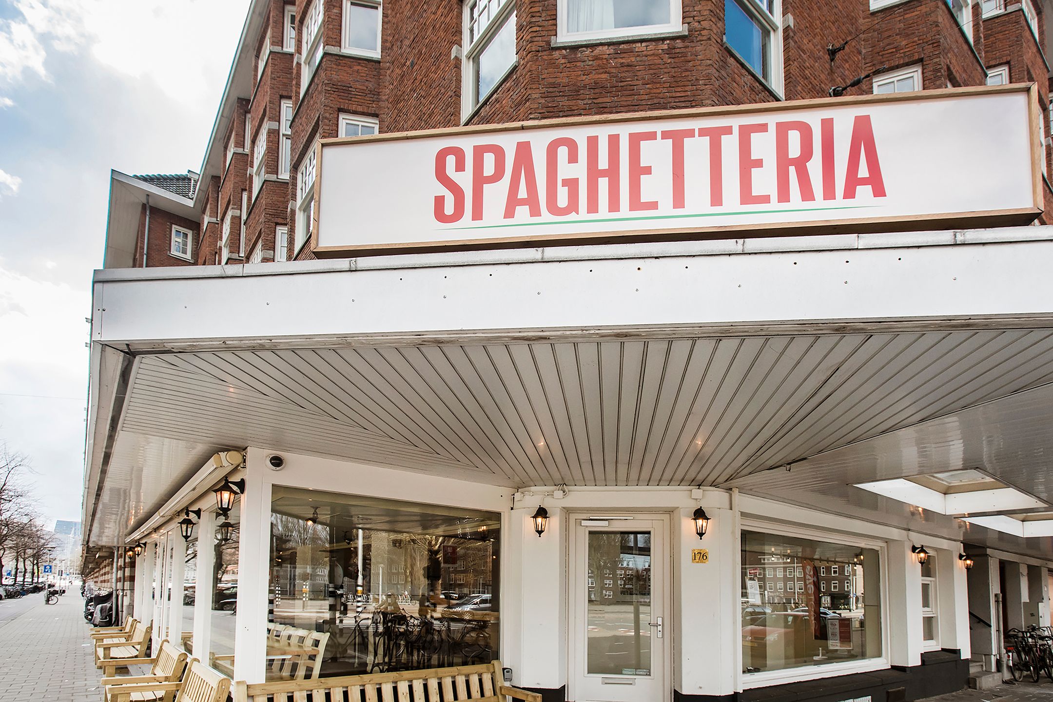 Photo 33 of Van Tuyll van Serooskerkenweg 57-1