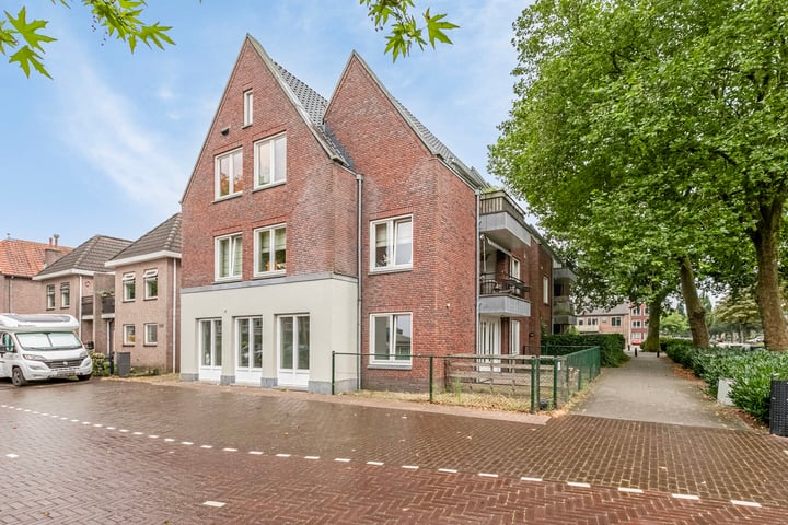 Bekijk foto 1 van Rademakerstraat 135