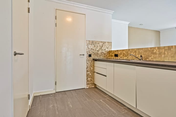 Photo 12 of Rademakerstraat 135