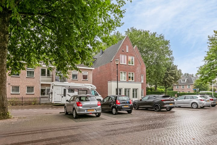 View photo 3 of Rademakerstraat 135