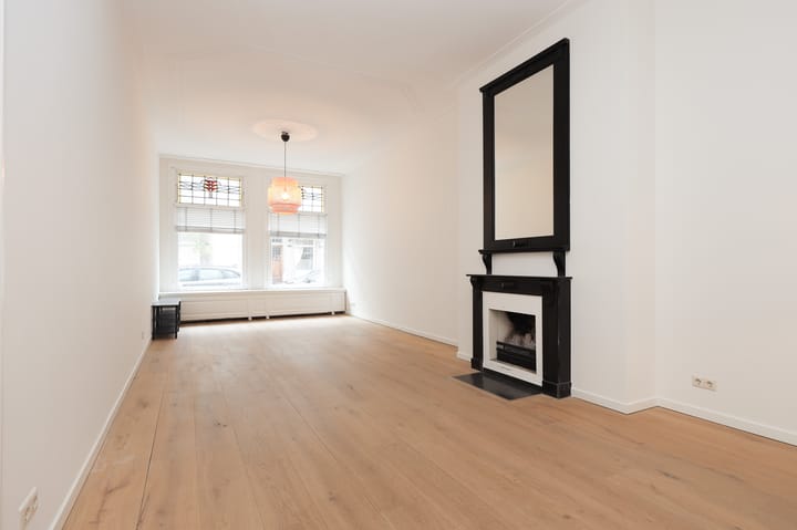 Photo 3 of Wouwermanstraat 33-H