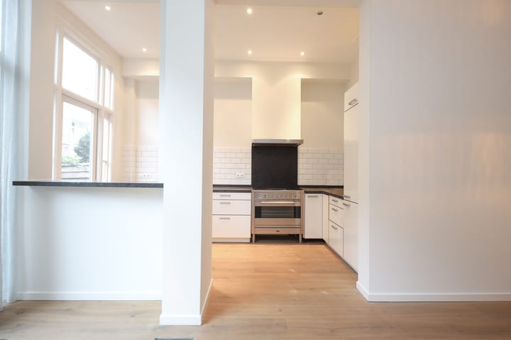 Photo 8 of Wouwermanstraat 33-H