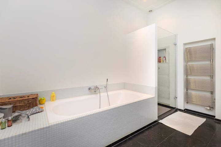 Photo 25 of Wouwermanstraat 33-H