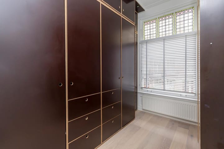 Photo 31 of Wouwermanstraat 33-H