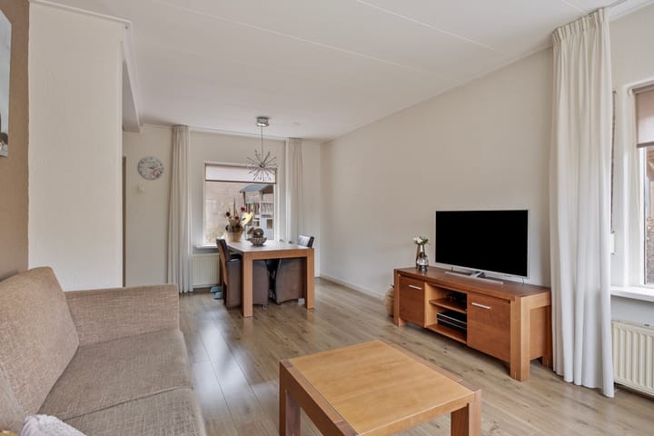 Foto 5 van Meidoornlaan 13