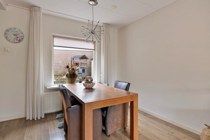 Foto 8 van Meidoornlaan 13