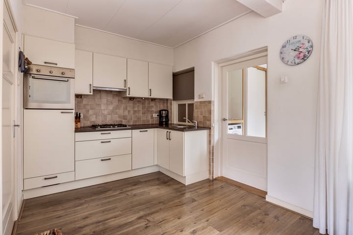 Foto 10 van Meidoornlaan 13