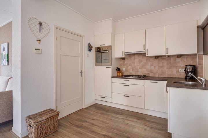 Foto 11 van Meidoornlaan 13