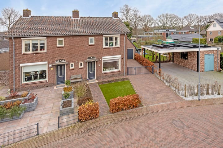 Foto 40 van Meidoornlaan 13