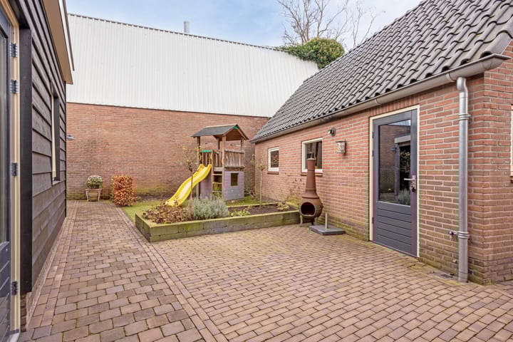 Foto 30 van Meidoornlaan 13