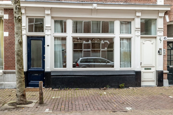 Bekijk foto 1 van Obrechtstraat 49