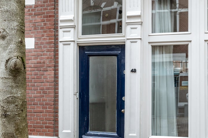 Bekijk foto 2 van Obrechtstraat 49