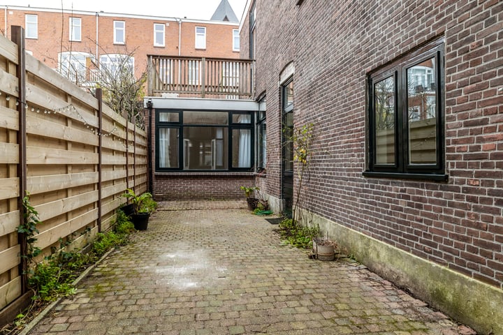 View photo 13 of Obrechtstraat 49