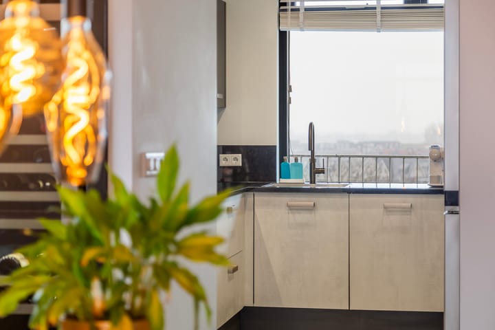 Photo 20 of Zwaluwstraat 290