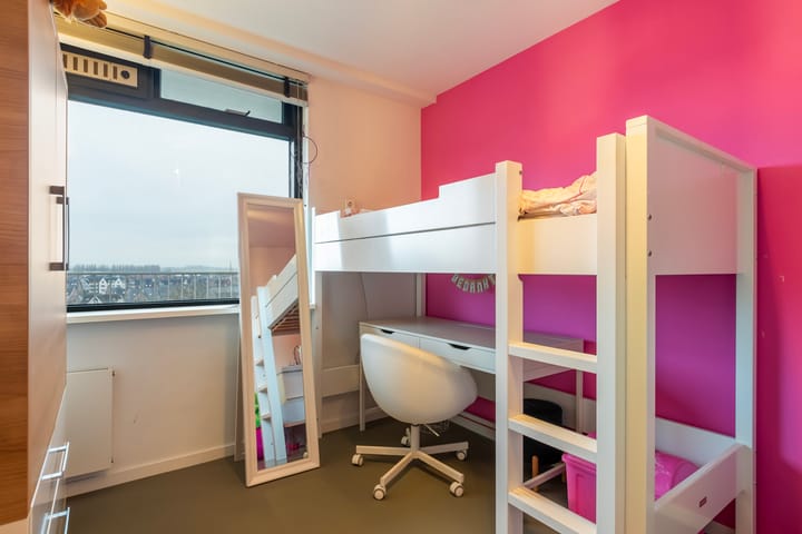 Photo 28 of Zwaluwstraat 290